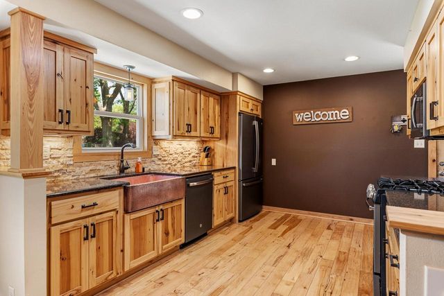 5426 Middleton DRIVE, Greendale, WI 53129