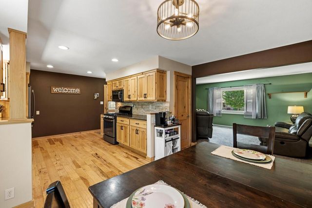 5426 Middleton DRIVE, Greendale, WI 53129
