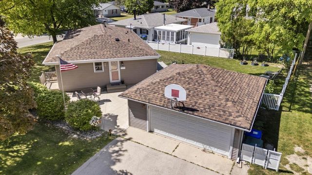 5426 Middleton DRIVE, Greendale, WI 53129