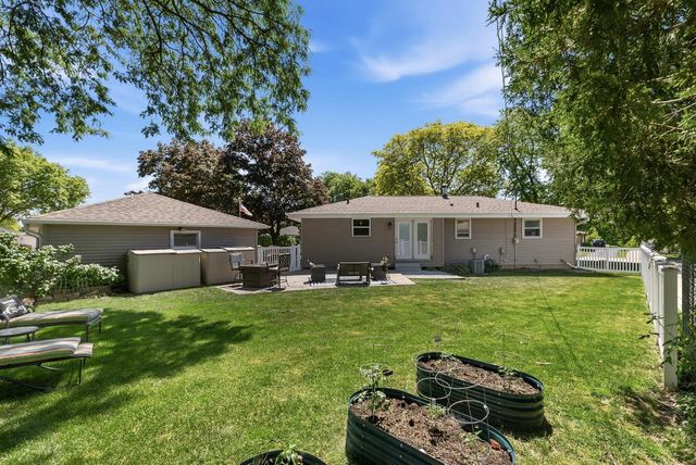 5426 Middleton DRIVE, Greendale, WI 53129