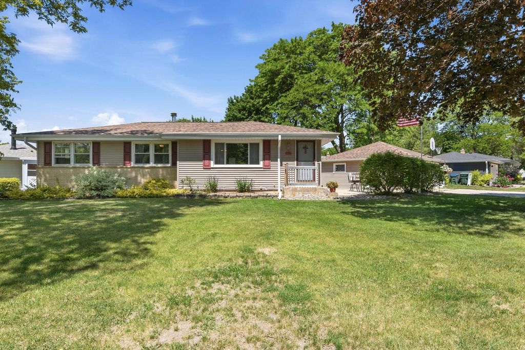 5426 Middleton DRIVE, Greendale, WI 53129