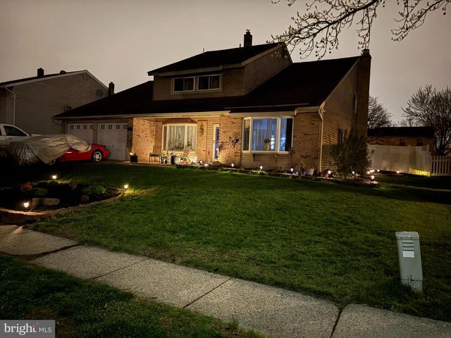 15 PALMETTO AVE, Marlton, NJ 08053