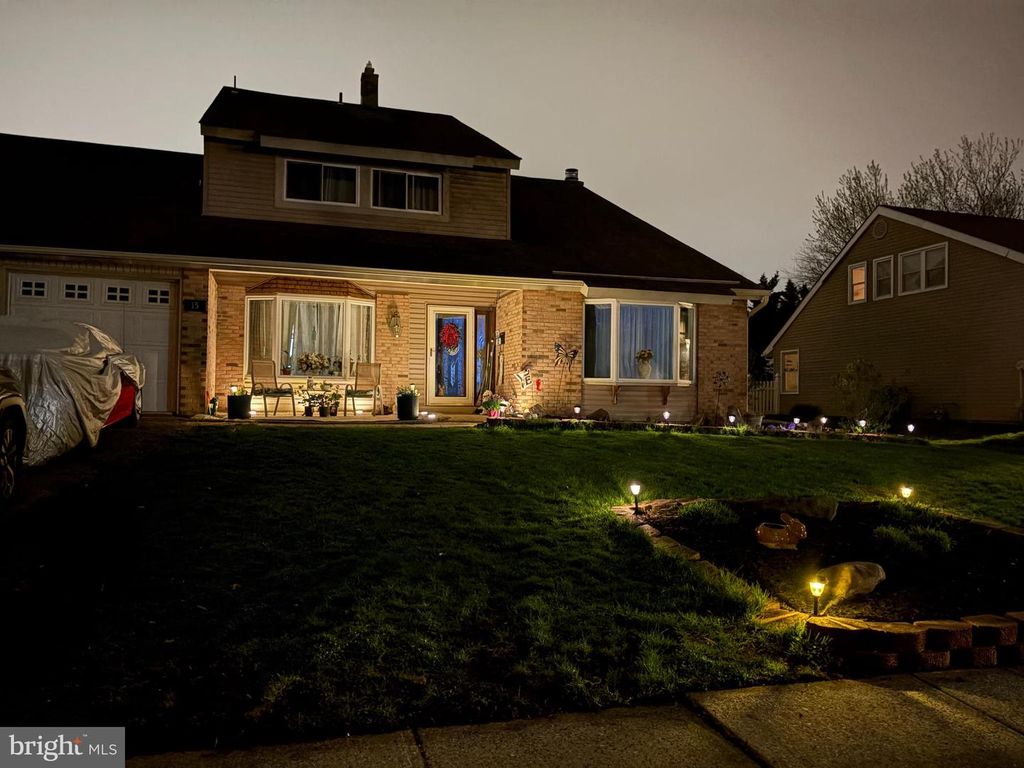 15 PALMETTO AVE, Marlton, NJ 08053