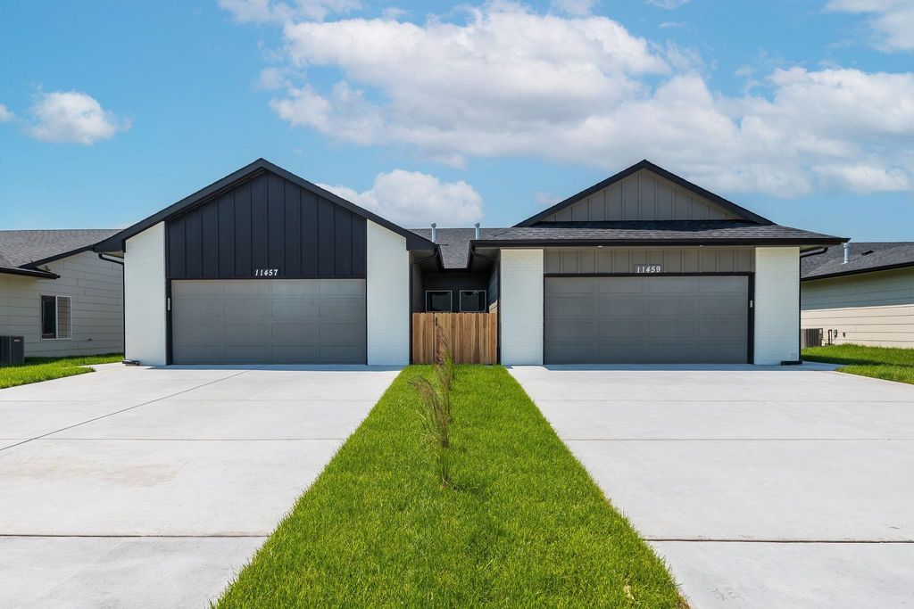 11333-11335 W 35th Cir, Wichita, KS 67215