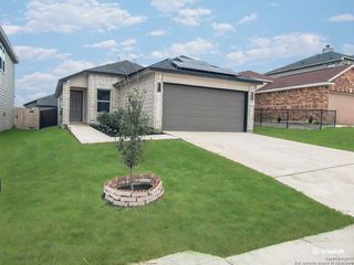 8517 BAREFOOT LN, Converse, TX 78109