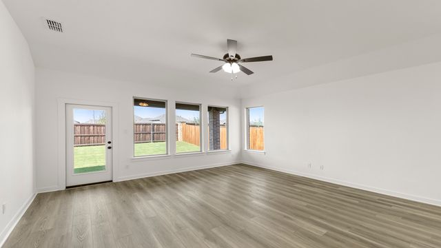 753 Grand Dale Drive, Lavon, TX 75166