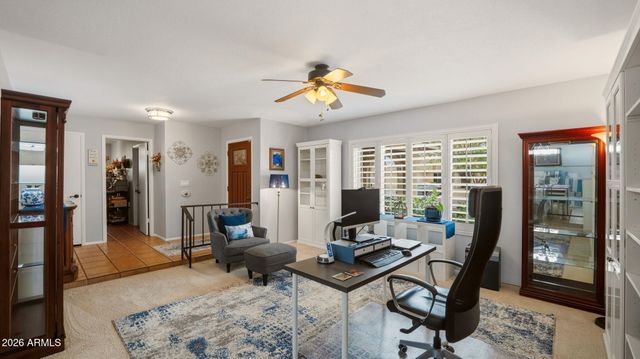 5621 W HEARN Road, Glendale, AZ 85306