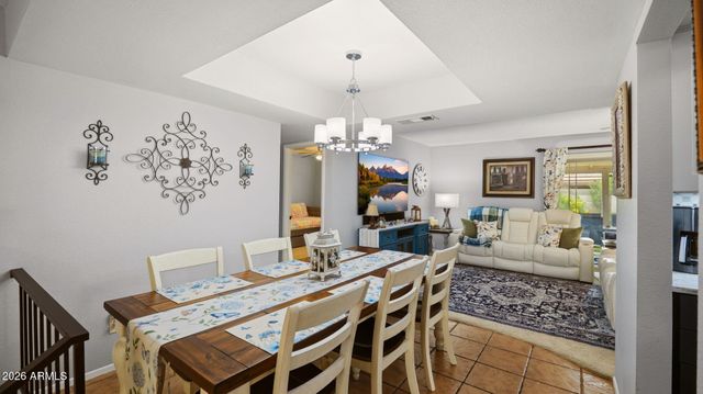 5621 W HEARN Road, Glendale, AZ 85306