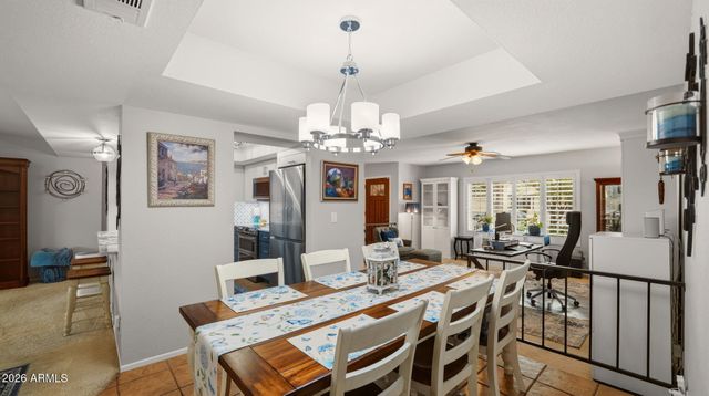 5621 W HEARN Road, Glendale, AZ 85306