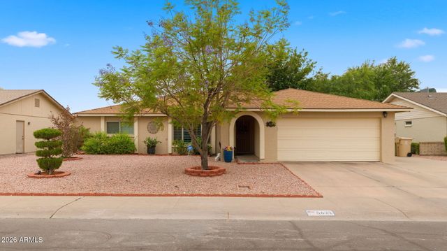 5621 W HEARN Road, Glendale, AZ 85306