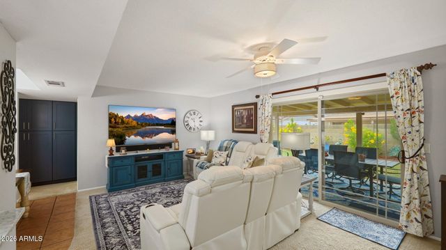 5621 W HEARN Road, Glendale, AZ 85306