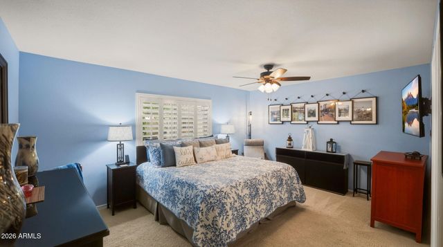 5621 W HEARN Road, Glendale, AZ 85306