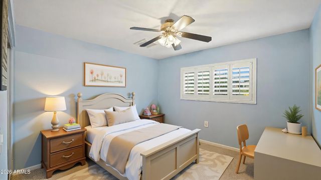 5621 W HEARN Road, Glendale, AZ 85306
