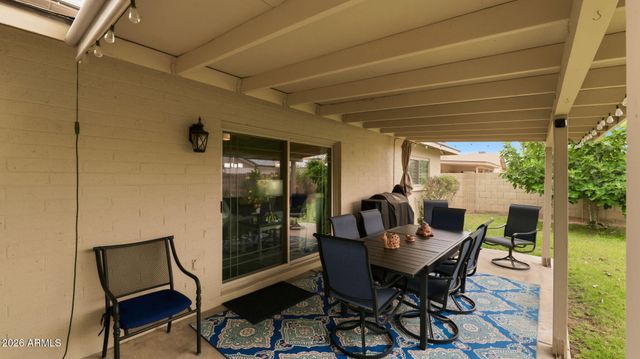 5621 W HEARN Road, Glendale, AZ 85306