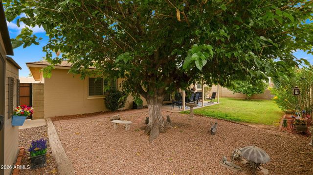 5621 W HEARN Road, Glendale, AZ 85306