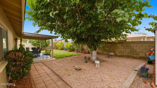 5621 W HEARN Road, Glendale, AZ 85306