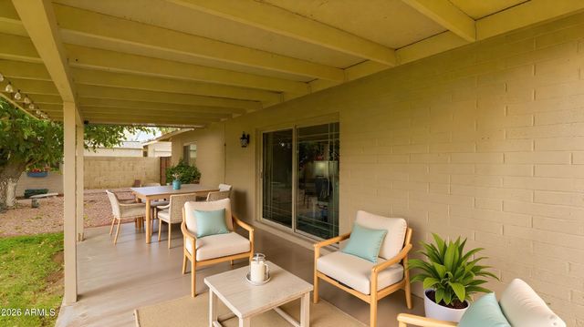 5621 W HEARN Road, Glendale, AZ 85306