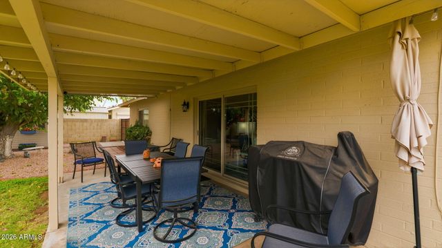 5621 W HEARN Road, Glendale, AZ 85306
