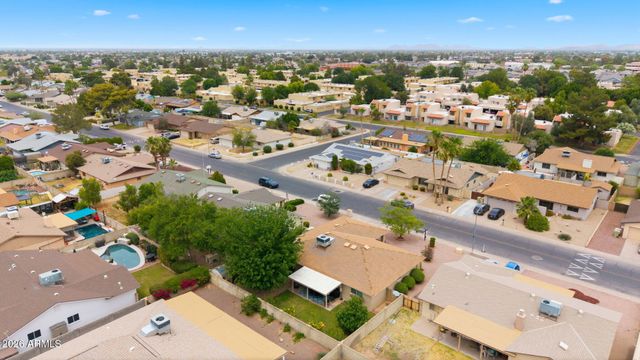 5621 W HEARN Road, Glendale, AZ 85306