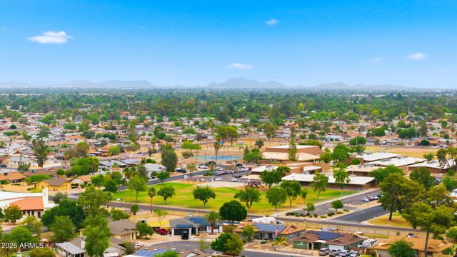 5621 W HEARN Road, Glendale, AZ 85306