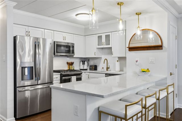 5 Bayard Rd 104, Shadyside, PA 15213