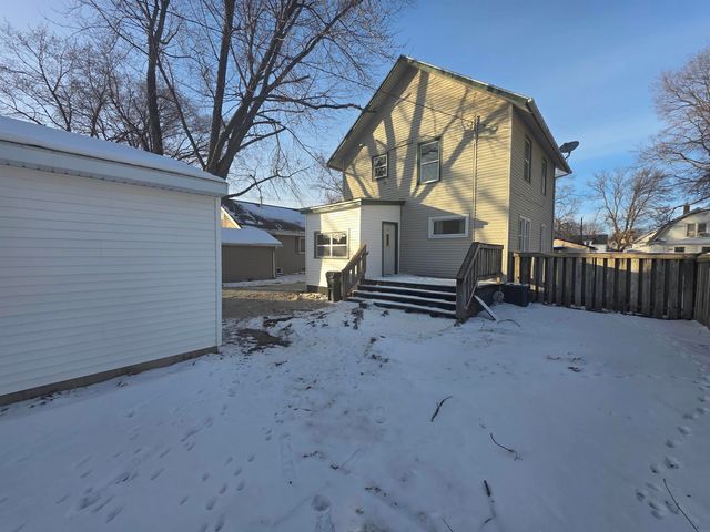 1134 Bertch Avenue, Waterloo, IA 50702