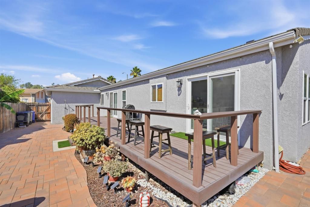 2326 Azure Lane, Vista, CA 92081 — exterior