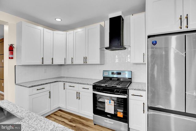 41 W WASHINGTON ST, Fleetwood, PA 19522