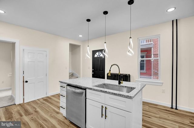 41 W WASHINGTON ST, Fleetwood, PA 19522