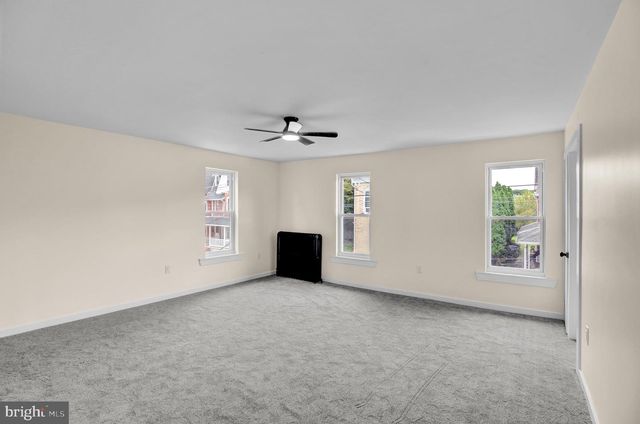 41 W WASHINGTON ST, Fleetwood, PA 19522