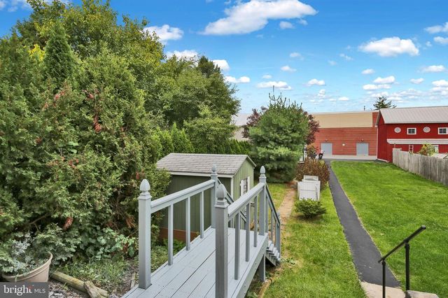 41 W WASHINGTON ST, Fleetwood, PA 19522
