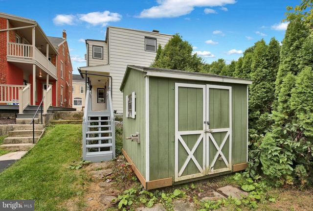 41 W WASHINGTON ST, Fleetwood, PA 19522