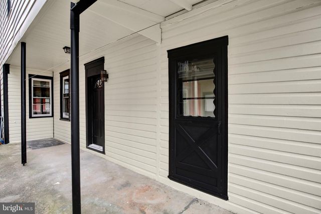 41 W WASHINGTON ST, Fleetwood, PA 19522