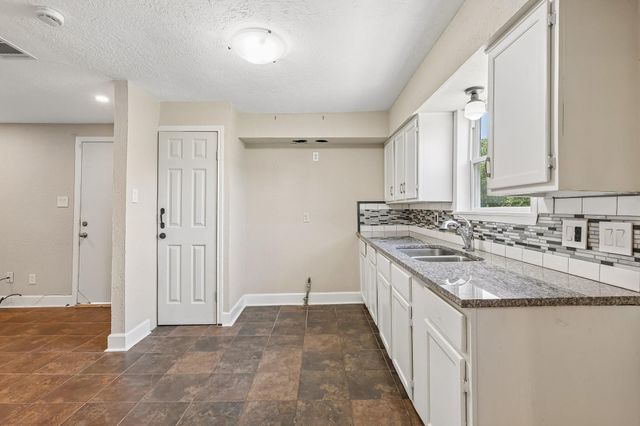 4516 Dewberry Street, Houston, TX 77021