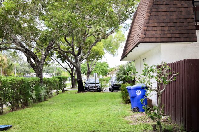 7823 Tam Oshanter Boulevard 7823, North Lauderdale, FL 33068