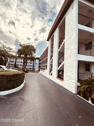 118 S Halifax Ave Apt 210, Daytona Beach, FL 32118