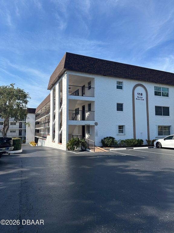 118 S Halifax Ave Apt 210, Daytona Beach, FL 32118