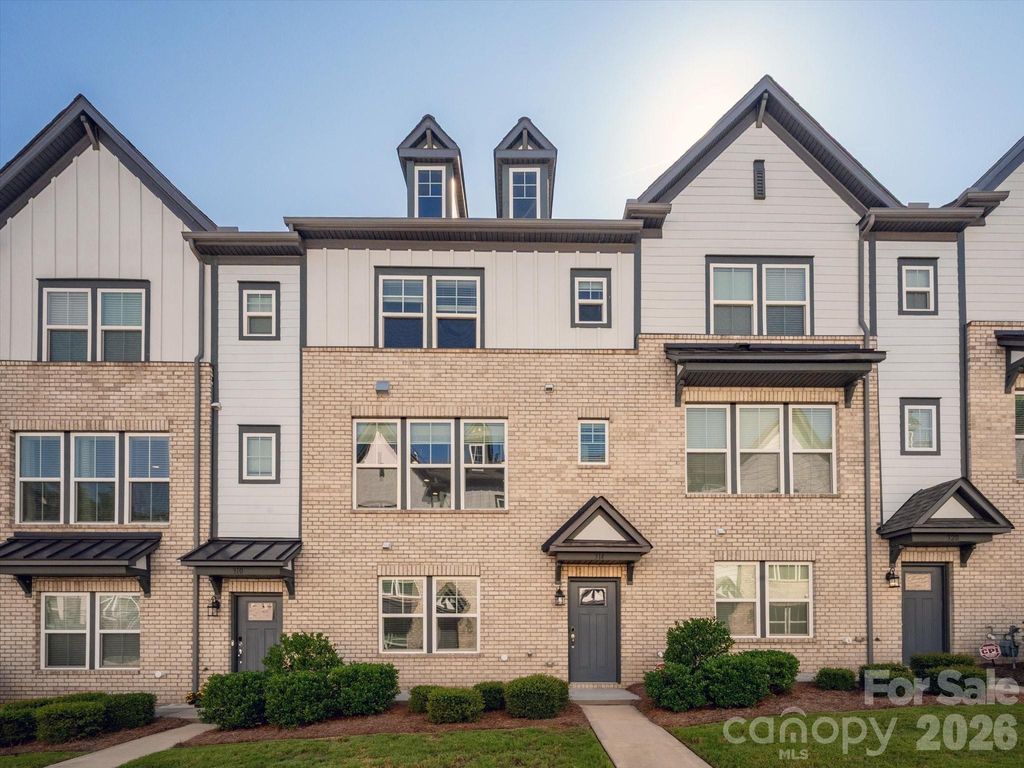 314 Hastings Run Drive, Charlotte, NC 28211