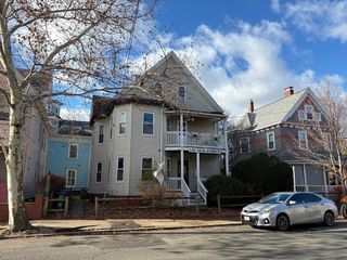 134 Elm Street North, Cambridge, MA 02140