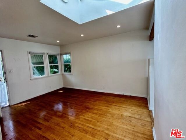 1527 W Centinela Avenue D, Santa Monica, CA 90404