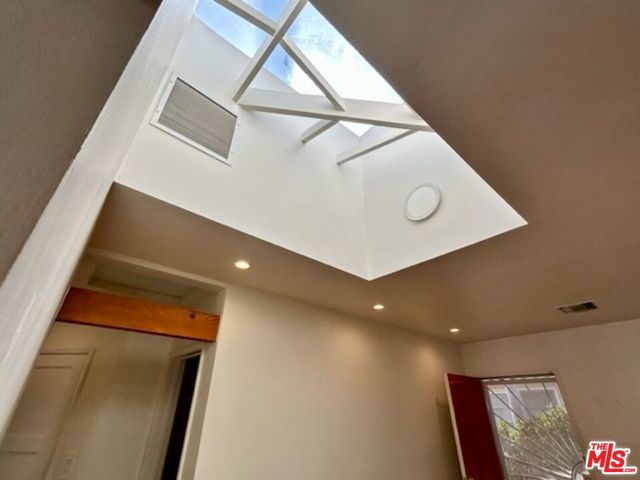 1527 W Centinela Avenue D, Santa Monica, CA 90404