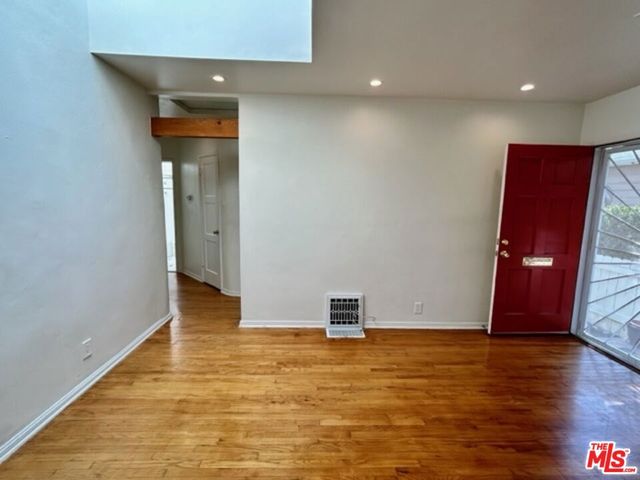 1527 W Centinela Avenue D, Santa Monica, CA 90404