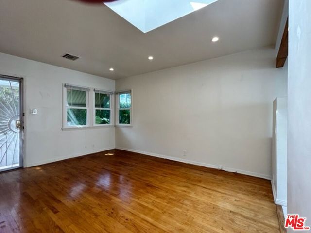 1527 W Centinela Avenue D, Santa Monica, CA 90404