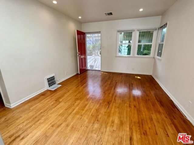 1527 W Centinela Avenue D, Santa Monica, CA 90404