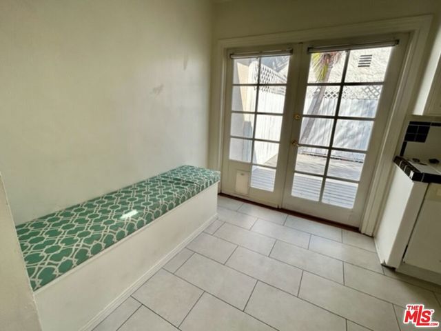 1527 W Centinela Avenue D, Santa Monica, CA 90404