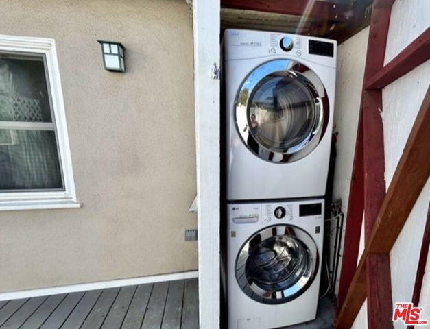 1527 W Centinela Avenue D, Santa Monica, CA 90404