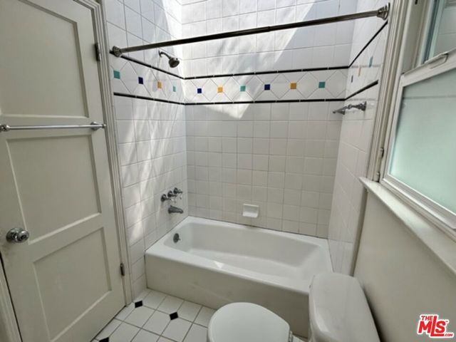 1527 W Centinela Avenue D, Santa Monica, CA 90404