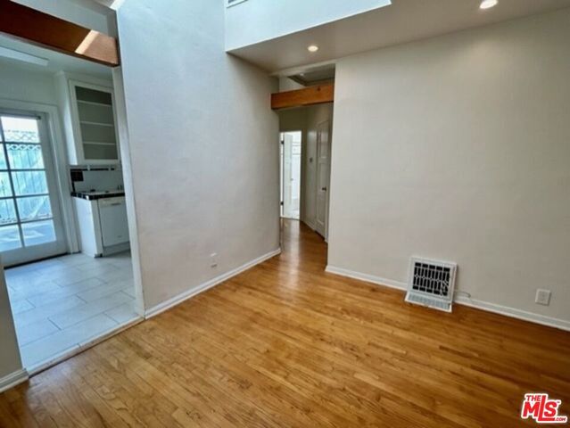1527 W Centinela Avenue D, Santa Monica, CA 90404