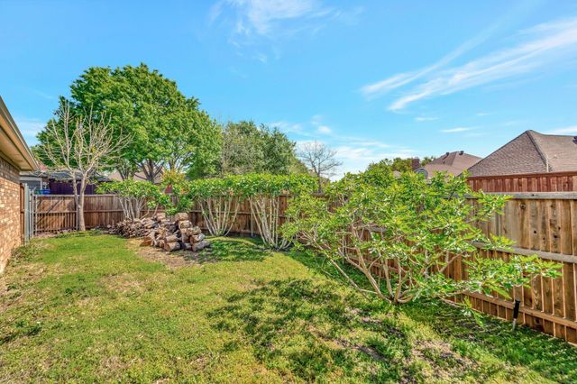 1112 Pawnee Trail, Carrollton, TX 75007