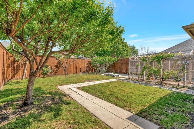1112 Pawnee Trail, Carrollton, TX 75007